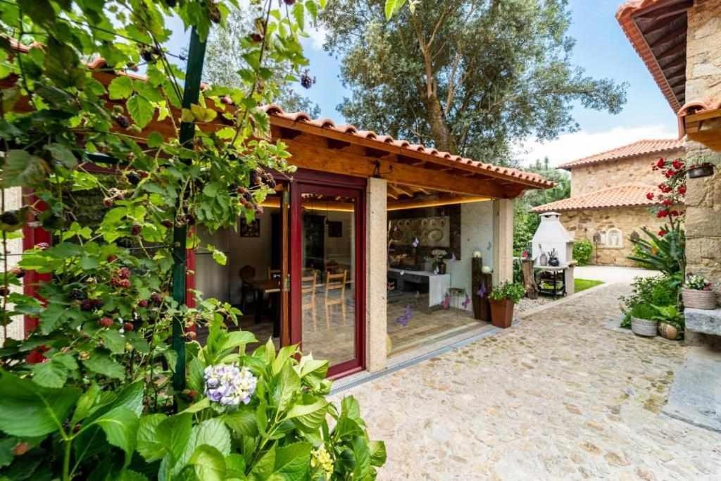 Casas Casal Do Carvalhal - Agroturismo Amares Exterior photo