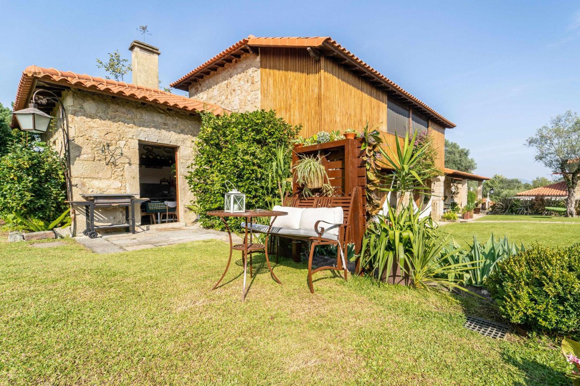 Casas Casal Do Carvalhal - Agroturismo Amares Exterior photo